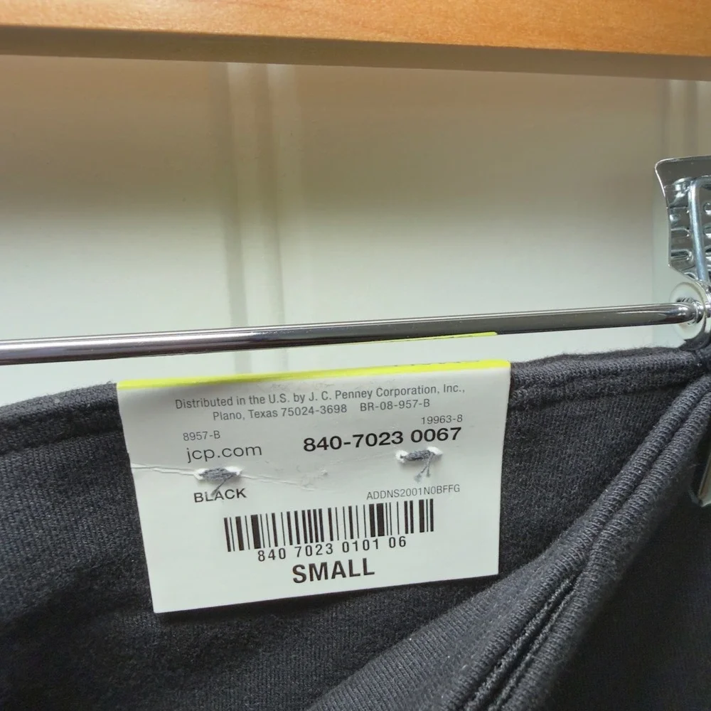 Xersion Small Black‎ Mid Rise Fitted Capri Key Pocket Stretch Pants Workout